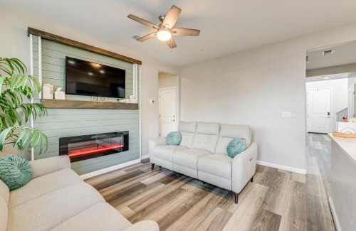 Visalia Casa | 36 Mi to Sequoia NP Pet-Friendly Home with Dog Run!