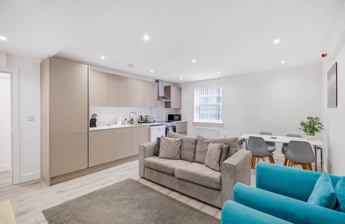 Camberley Apartamento | 360 GU15 Aspen Court 04 - Modern 2 Bedrooms Apartment 04 Town Centre Camberley