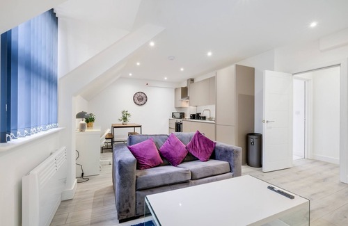 Camberley Apartamento | 360 GU15 Aspen Court 08 - Modern 1 bedroom Apartment 08 Town Centre Camberley