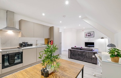 Camberley Apartamento | 360 GU15 Aspen Court 08 - Modern 1 bedroom Apartment 08 Town Centre Camberley