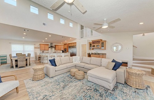 Placida Casa | 360* Views at "LGI Paradise" ~ Screened Porch w/ Hot Tub, Golf Cart included