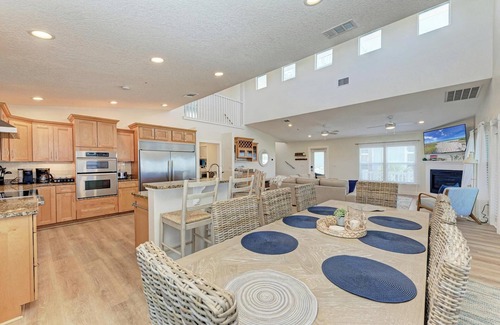 Placida Casa | 360* Views at "LGI Paradise" ~ Screened Porch w/ Hot Tub, Golf Cart included