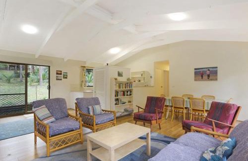 Dalmeny Casa | 37 Coastal Court Bush Retreat By the Sea