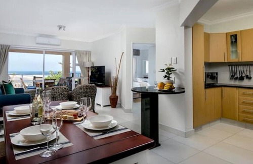 Illovo Beach Apartamento | 37 La Mer - Sea, estuary and coastline view