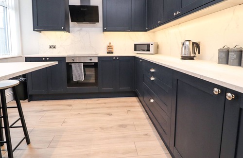Thornton-Cleveleys Cabaña | 37 NUTTER ROAD, pet friendly, country holiday cottage in Cleveleys