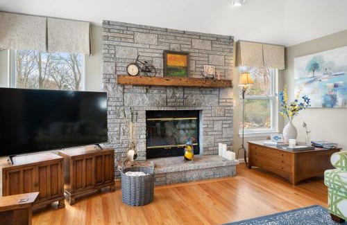 Stonington Casa | 37 Wamphassuc Rd Chteau Stonington