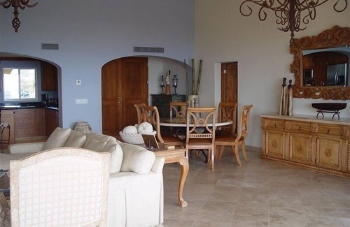 Zona Hotelera Villa | Ático de 3.700 pies cuadrados frente al mar en Cabo México - Las Mananitas
