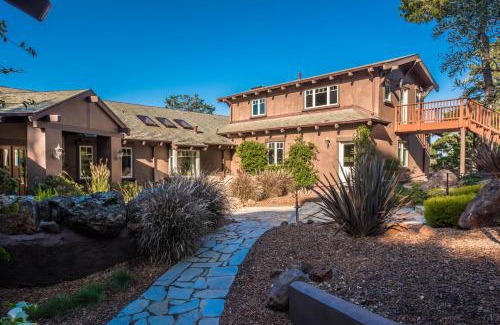 Carmel Highlands Casa | 3707 Pacific's Edge Sanctuary home
