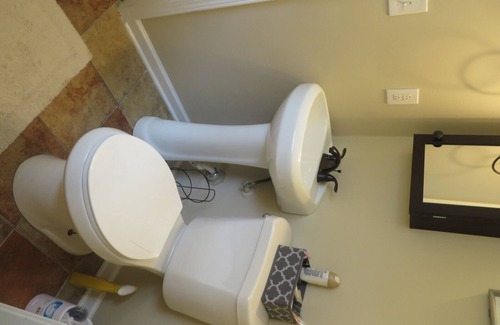 Church Street Casa | 3755 Unit#1 · Cozy King nr ATL, netflix, Disney, Priv 1/2 Bath
