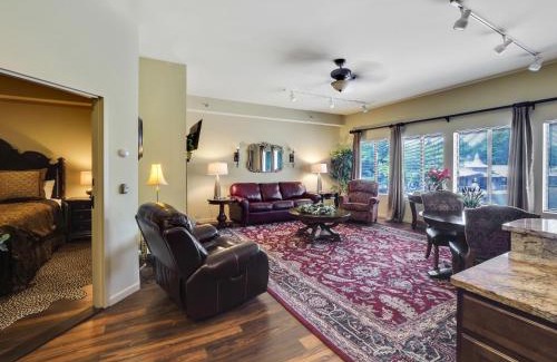 Charlevoix Casa | 377 Edgewater Inn