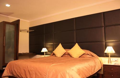 Gandhi Nagar Hotel | 37th Crescent Hotel Bengaluru
