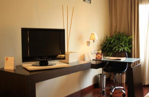 Gandhi Nagar Hotel | 37th Crescent Hotel Bengaluru