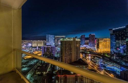 Las Vegas Casa | 37th Floor Penthouse - Strip View - MGM 37807