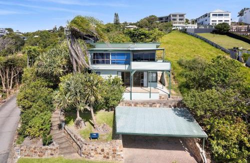 Coolum Beach Casa | 38 Pacific Terrace