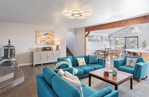 Del Rey Oaks Casa | 3849 La Vista Portola 4 Bedroom Home by Redawning