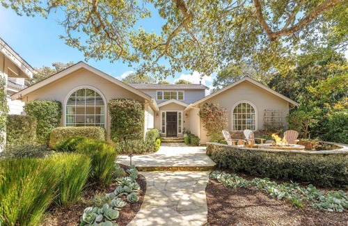 Carmel Woods Casa | 3884 Twenty-One Oaks home