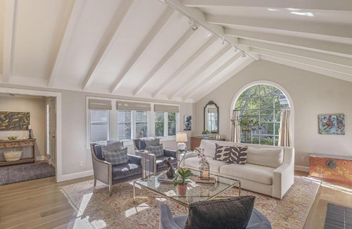 Carmel Woods Casa | 3884 Twenty-One Oaks home