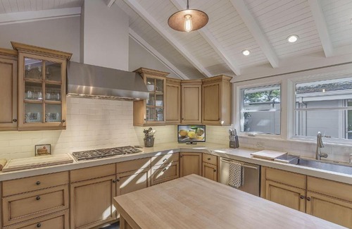 Carmel Woods Casa | 3884 Twenty-One Oaks home