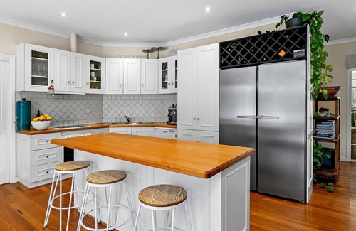 Jan Juc Casa | 38a Bells Boulevard - a sanctuary among the bush