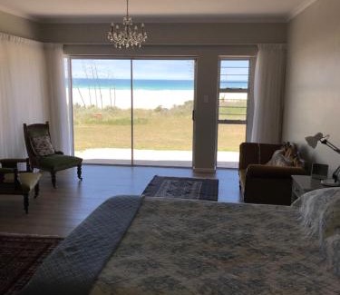 Jeffreys Bay Casa | 39 Kabeljauws Road Beach House