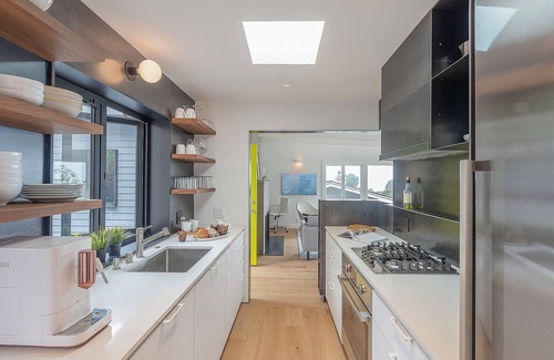Northeast Carmel Casa | 3904 Out of the Blue - Modern with Guest Suite