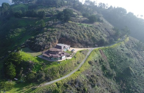Carmel Casa | 3921 Eyas - Openings for Car Week and August