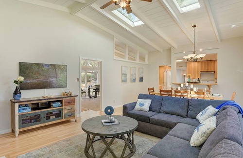Del Monte Forest Casa | 3968 Redwood Refuge- Available Car Week and August