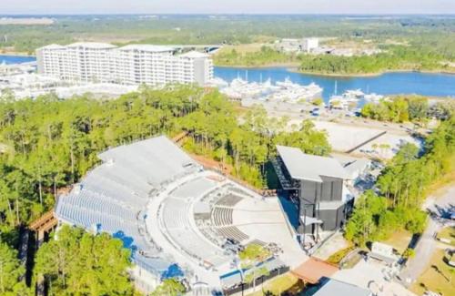 Gulf Shores Casa | 3b/2b w/Pool & Tennis Court, Sleeps 6
