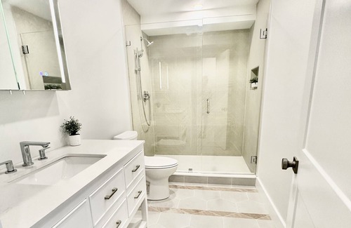 Arlington Casa | 3B /3B Designer brand new light filled townhouse!