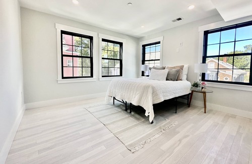 Arlington Casa | 3B /3B Designer brand new light filled townhouse!