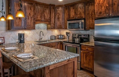 Peak 8 Complejo | 3B Ski-In/Out-Pools-Spa-Movie Room Reservation