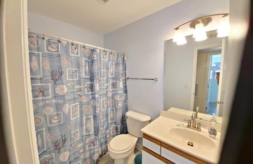 Garden City Apartamento | 3B2FB Blissful Surfside Life a peaceful quiet getaway 25 years old and Up ONLY