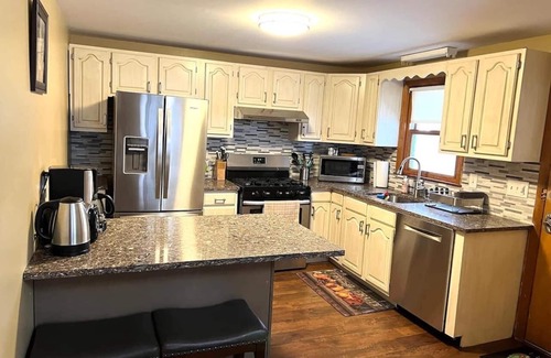 Waltham Apartamento | 3bd/1ba apartment with parking 4672