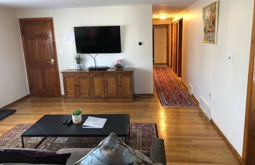 Waltham Apartamento | 3bd/1ba apartment with parking 4672