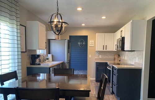 Chalco Casa | 3bd 2.5 bath close to shopping, entertainment, dining, parks, and trails.