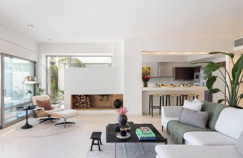 Vari-Voula-Vouliagmeni Casa | 3BD 2 Floor Maisonette with Pool
