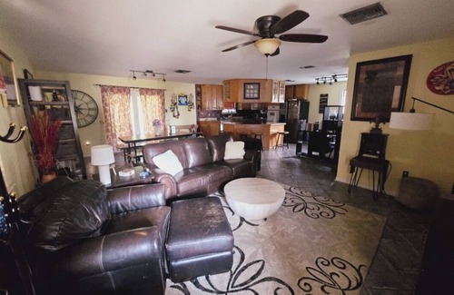 Metairie Casa | 3bd/2ba Spacious Home in Safe Area! Walk to the Lake and Only Minutes from NOLA