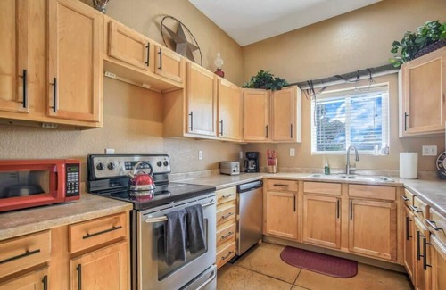 Larkspur Casa | 3BD |Cowboy Quarters Retreat Experience