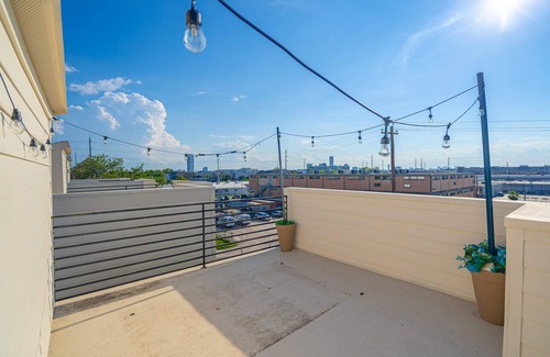 Washington Ave./ Memorial Park Casa | 3BD HTX Luxe Home Fast Wi-fi Garage Location