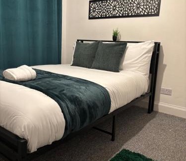 Oadby Casa | 3bd in leicester near M1 - city - contractors