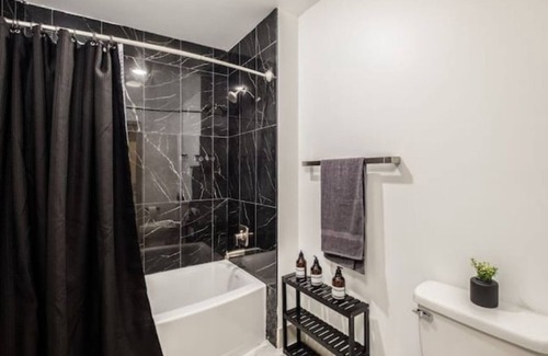 Third Ward Apartamento | 3BD Modern Condo in DT CHA w/ Free Parking