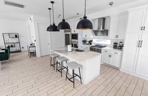 Greenway Plaza-Upper Kirby Casa | 3BD Montrose Luxe Home Near Med Center