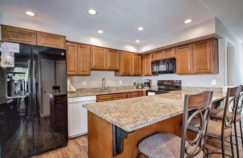 Baldy Mountain Casa | 3BD on FREE Bus Route, Min to Slopes & Downtown!