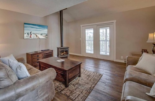 Baldy Mountain Casa | 3BD w/Private Sauna Steps from Bus Stop!