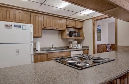 Baldy Mountain Casa | 3BD w/Private Sauna Steps from Bus Stop!
