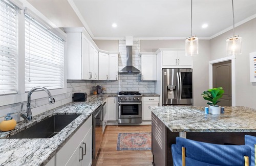 Bloomfield Casa | 3BD w/ Rooftop & BBQ - 7 Mins to Downtown Pittsburgh