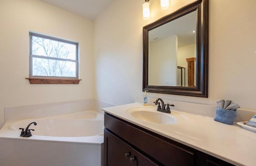 Indian Point Casa | 3BD Walk-In Near Silver Dollar City - Game Room - Pool - FREE TICKETS INCLUDED - RR-93B