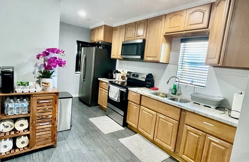 San Diego Casa | 3bd with TV and AC, 2 air mattress, 2ba, 15-20 minute to everything in San Diego