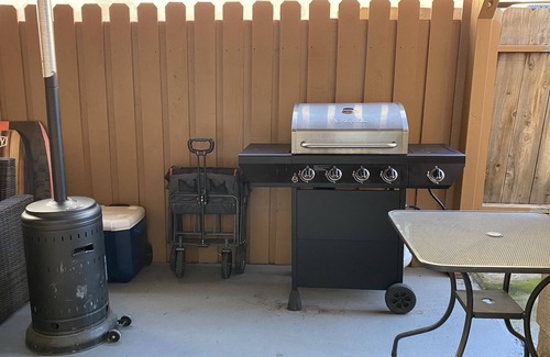 San Diego Casa | 3bd with TV and AC, 2 air mattress, 2ba, 15-20 minute to everything in San Diego