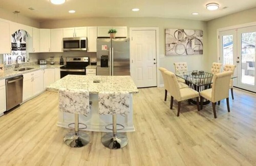 Goose Creek Casa | 3bdr 2ba home Goose Creek - Close to Charleston Attractions with Large Yard
